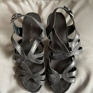 Strappy Aerosoles black heels 8